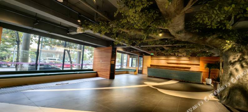 蘭时酒店(海南大学白沙门公园店)图片