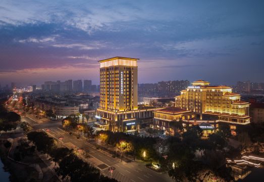 兴化天宝皇冠假日酒店