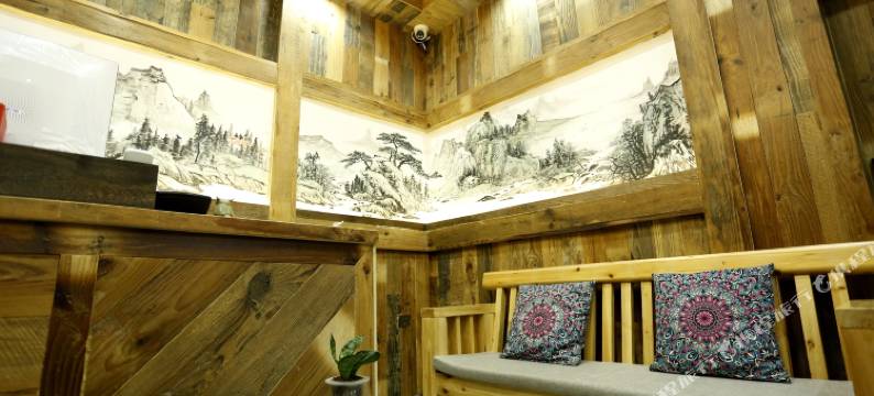 凤凰苗家客栈(古城虹桥店)图片