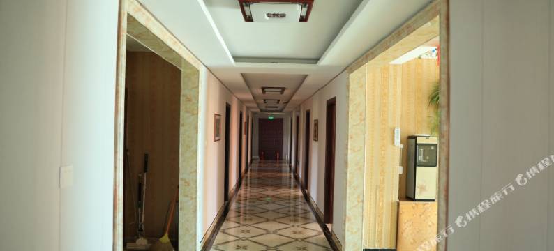 城龙酒店(乌兰布统草原景区店)图片