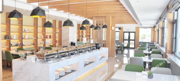 拉萨布达拉宫娘热南路亚朵酒店图片