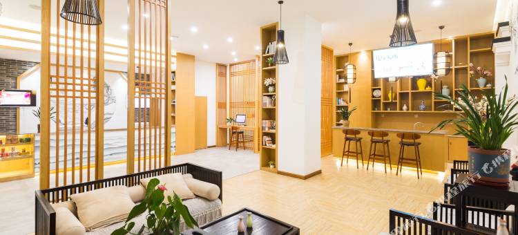 云之尚酒店(盈江盈湖公园汽车客运站店)图片