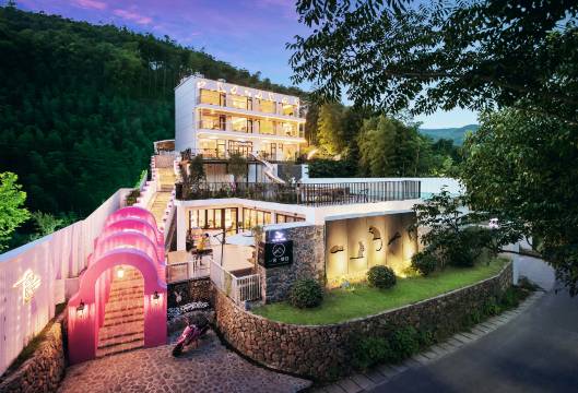 莫干山一舍晓白轻享民宿