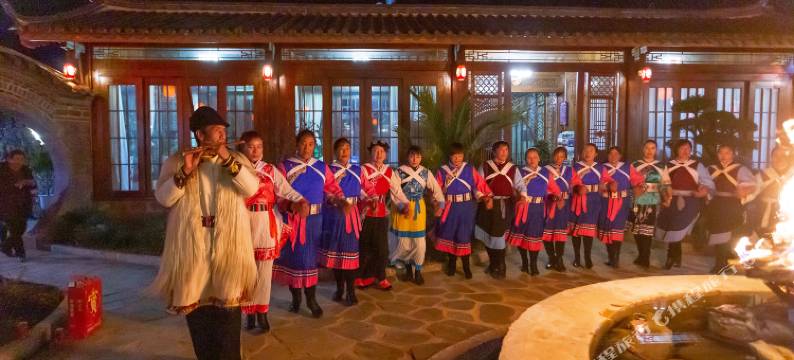 乡栖源Relax·览山独见雪山全景星宿图片