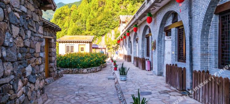 云丘山窑洞大院图片
