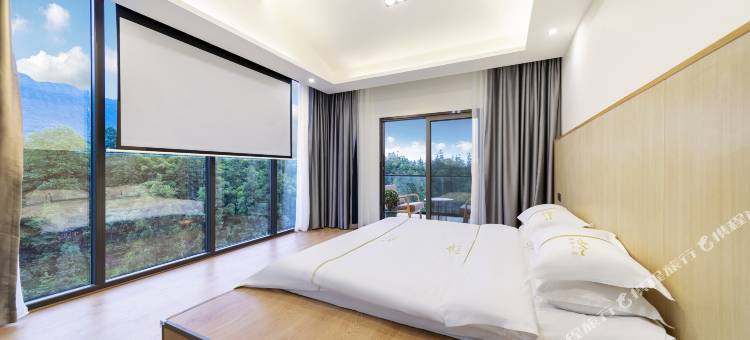 雅安渝府山舍(碧峰峡景区店)图片