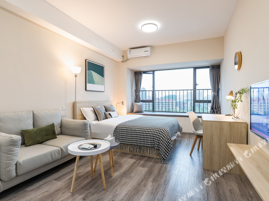 阿悦Hotel自助公寓(茶店子地铁站西宸天街店)