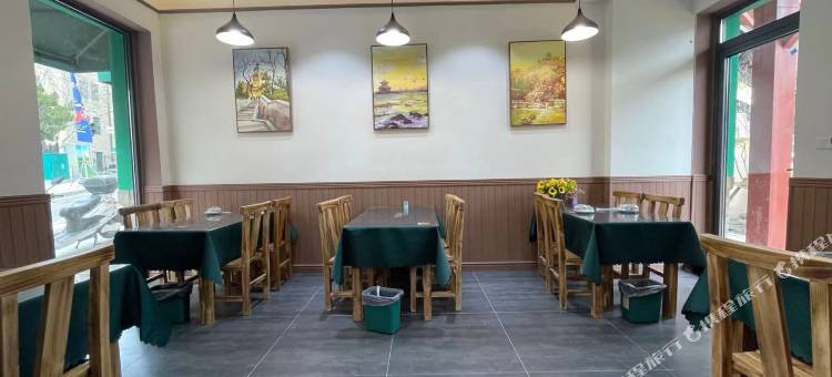 城之南海之角·种花小筑里院民宿(中山路栈桥店)图片