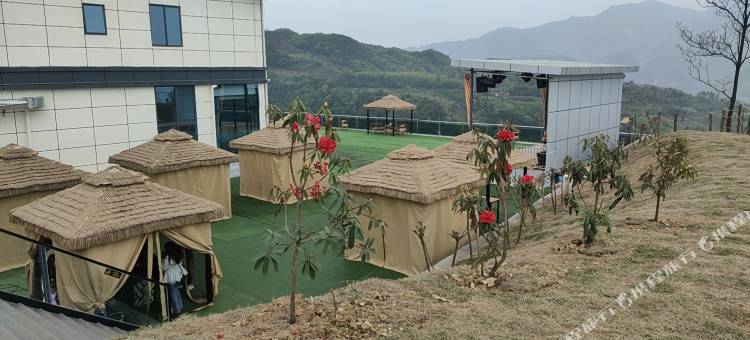 蛮谷桃缘民宿(乐山马鞍山店)图片