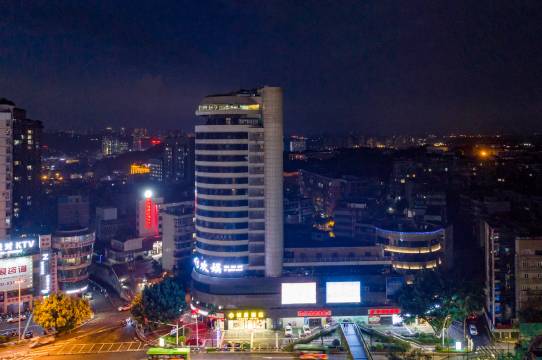 煜晨酒店(泸州江阳区四川警察学院店)