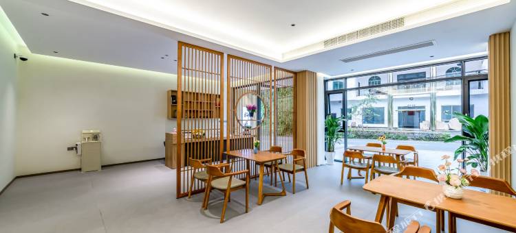 瓦屋山柏菲民宿图片