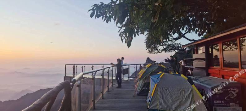 三清山风景名胜区西海岸玻璃栈道客栈图片