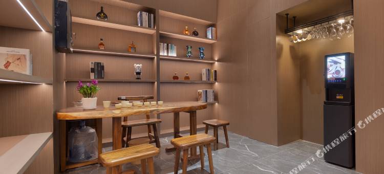 MONKEY·猴子旅途酒店(万象汇购物中心奥林匹克体育中心店)图片