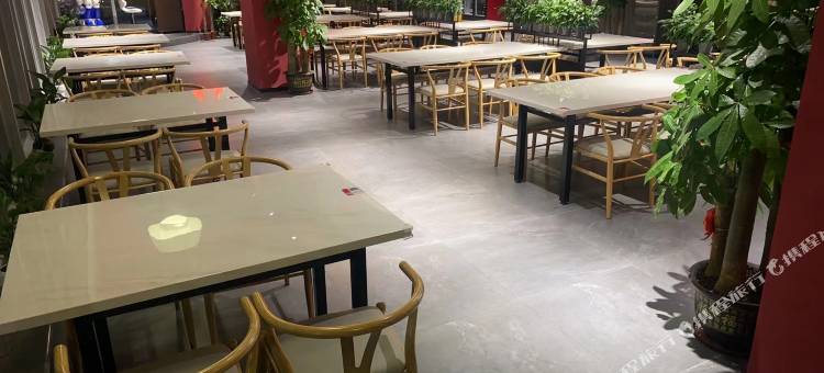 万江国际公寓(和贵广场鱼珠城店)图片