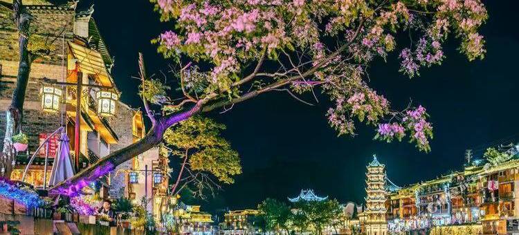 独白·江景民宿(凤凰古城景区沱江店)图片