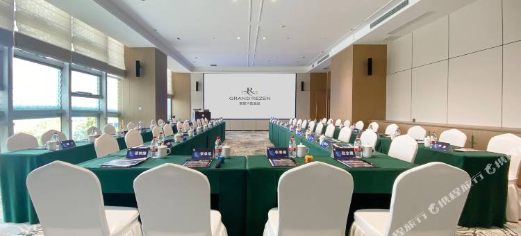 丽呈华廷酒店图片