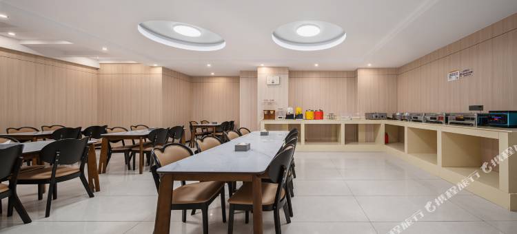 云霞酒店(湛江附属医院国贸大厦店)图片