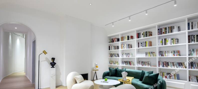 三亚易宿设计冲浪民宿(蜈支洲岛后海店)图片