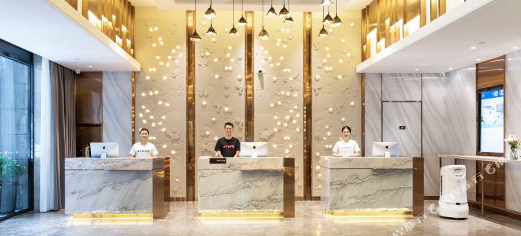 南昌高新艾溪湖亚朵酒店图片