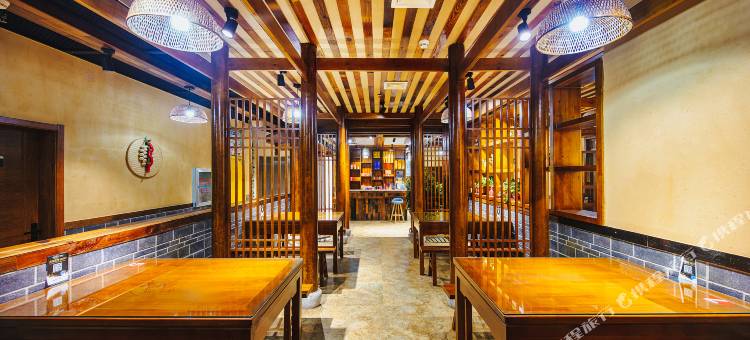 依山居智能酒店(武当山景区游客中心店)图片