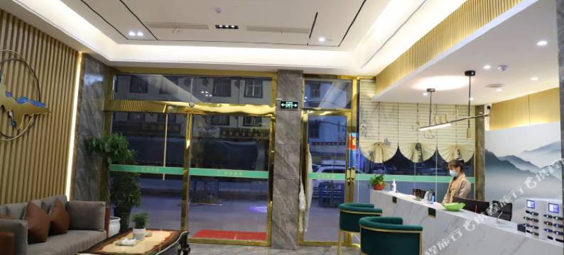 巴里岛假日酒店(类乌齐店)图片