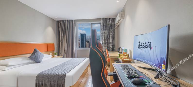 尖峰电竞酒店(两路口地铁站皇冠大扶梯店)图片