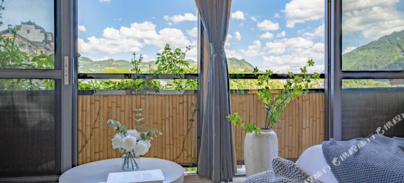 上房揭瓦·设计师花园美宿(芙蓉镇大瀑布店)图片