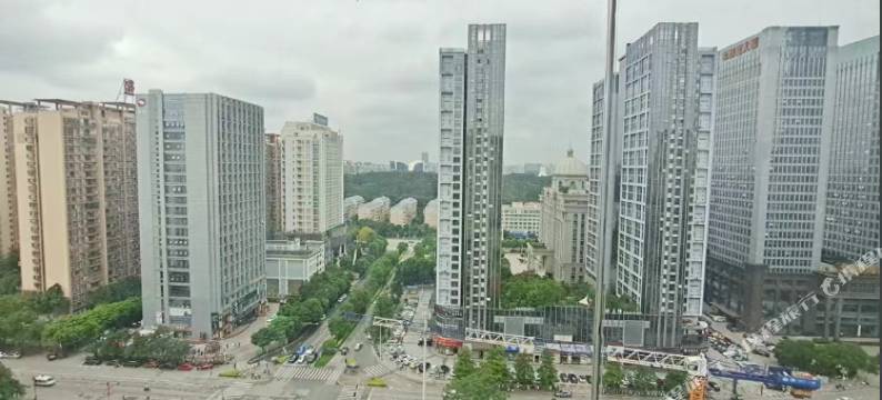 隐居东篱青年民宿(万象城地铁站店)图片