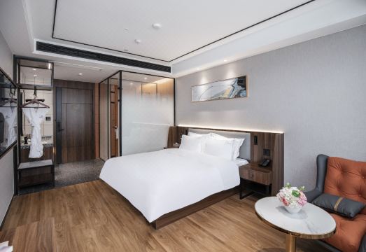 Qingmu Platinum Hotel (Nanjing Maternity and Child Health Hospital Dingjiazhuang Metro Station)Hotel Overview