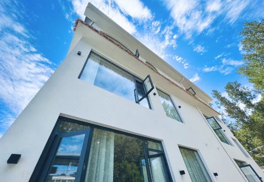 Laojunshan Nuanfeng December Homestay Hotel Overview