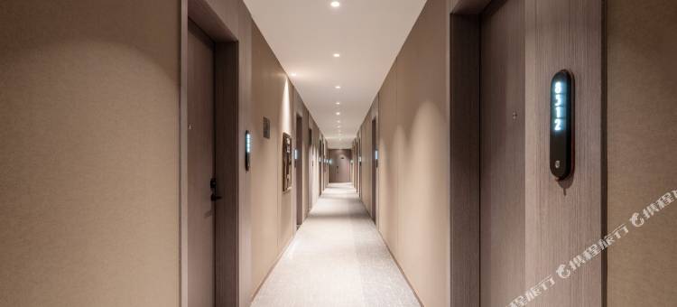 朗丽兹酒店(北京西站六里桥东地铁站店)图片