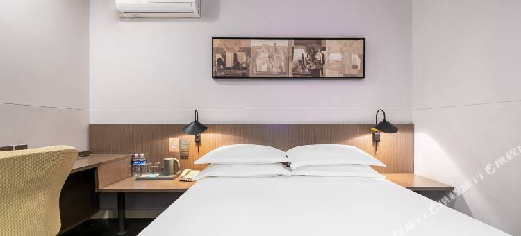 白玉兰酒店(上海火车站地铁站店)图片