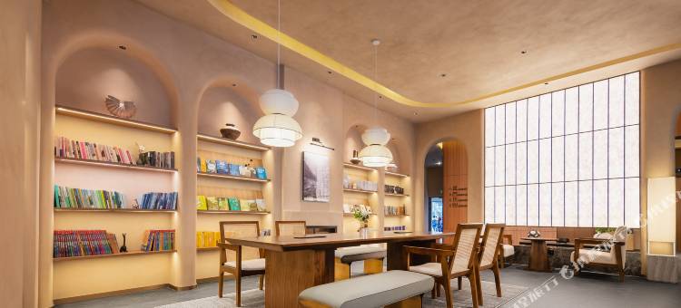 拉萨西藏大学滨河路亚朵酒店图片