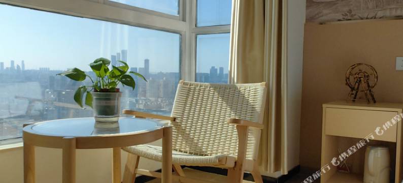 佳旭设计师民宿(南京新街口地铁站店)图片