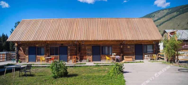 喀纳斯湖滨山庄(老村店)图片