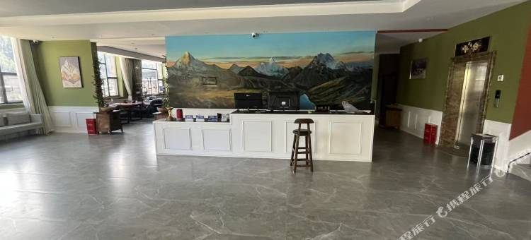 松吉山居酒店(稻城亚丁景区亚丁村店)图片