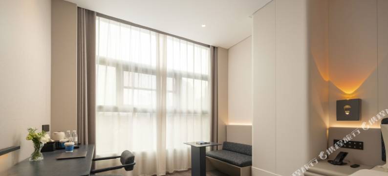 上海南京西路人民广场地铁站轻居酒店图片