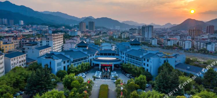 栾川伊水湾大酒店图片