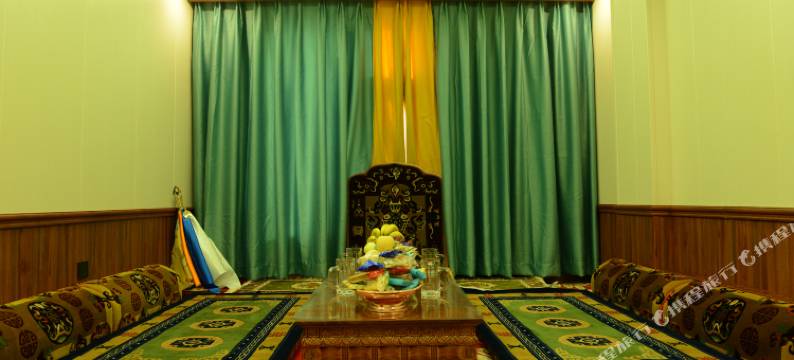 若尔盖岭域净土酒店图片