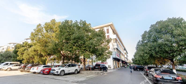 晚归·初见酒店(苏州吴江盛泽国贸中心店)图片