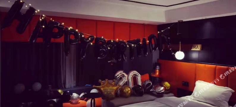 EHA萤火电竞酒店(武汉东西湖常青花园店)图片