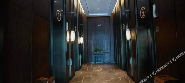 云臣I高空城景 AestheticsDesigner民宿(怀化高铁站万达广场店)图片