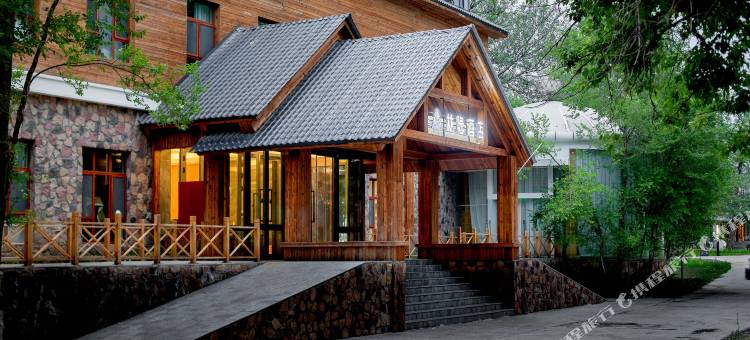 那拉提柏睿林隐酒店图片