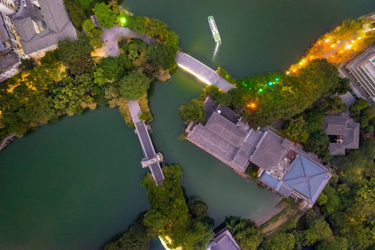 桂林白公馆酒店(象鼻山两江四湖店)图片