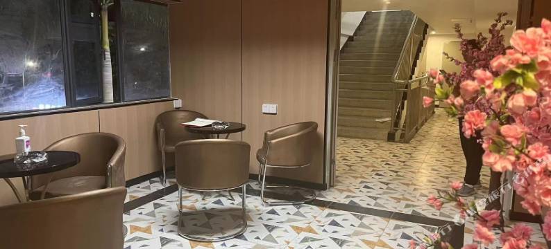 珠海美珠假日公寓(明珠轻轨站店)图片