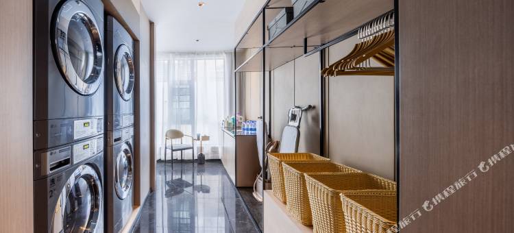 林芝巴宜南粤大道亚朵酒店图片