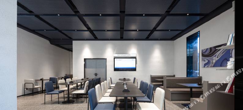 南京百家湖胜太路地铁站轻居酒店图片