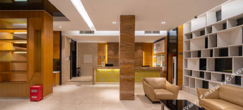 华美云端酒店(南宁火车站朝阳广场店)图片