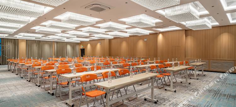 季枫国际酒店(呼伦贝尔阿荣旗王杰广场店)图片