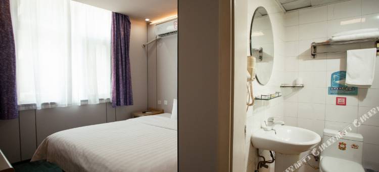 派酒店(西安明城墙和平门地铁站店)图片